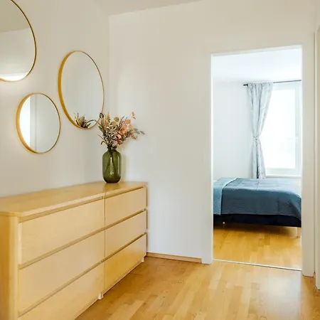 Business & Family Ambiente アパート